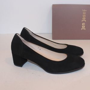 NWT Jon Josef Damas Black Suede Heels Shoes